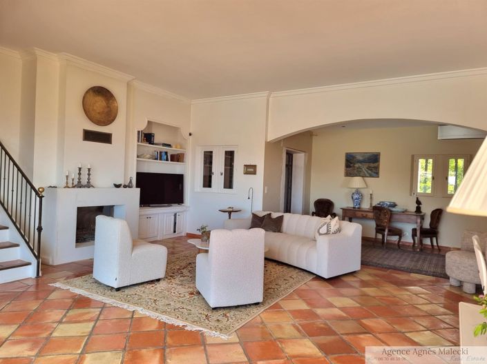 Image No.5-5 Bed House for sale