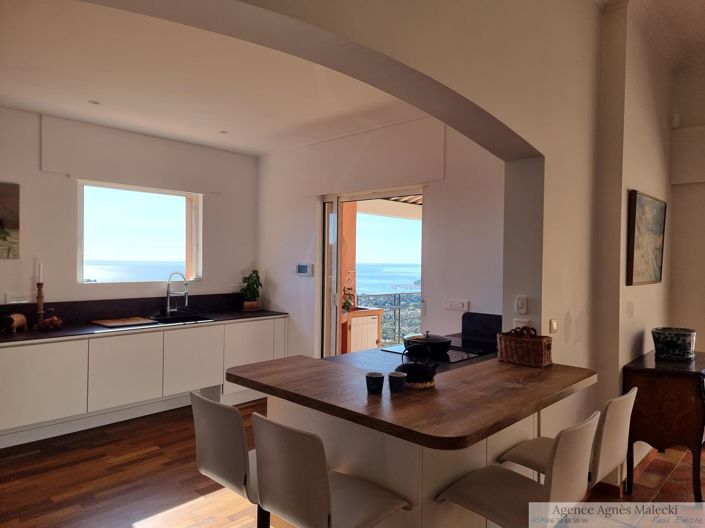 Image No.6-5 Bed House for sale