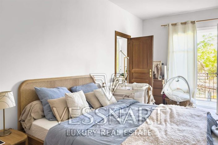 Image No.9-5 Bed House for sale