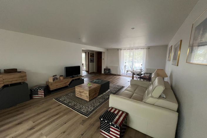 Image No.6-3 Bed House for sale