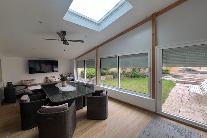 Image No.8-3 Bed House for sale