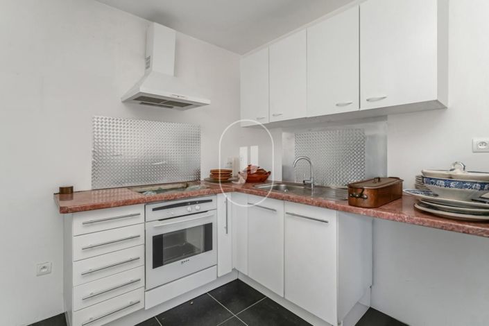 Image No.11-3 Bed House for sale