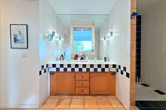 Image No.13-5 Bed House for sale