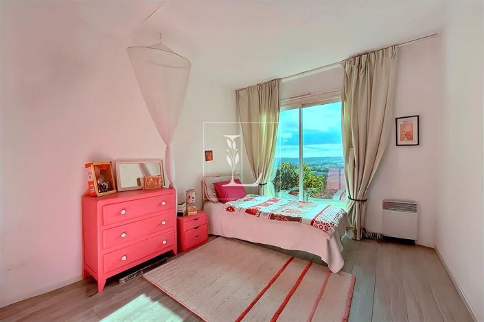 Image No.16-5 Bed House for sale