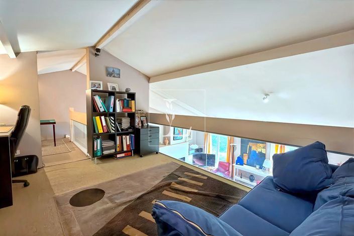 Image No.17-5 Bed House for sale