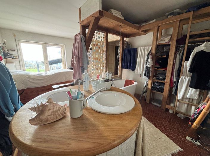 Image No.8-4 Bed House for sale