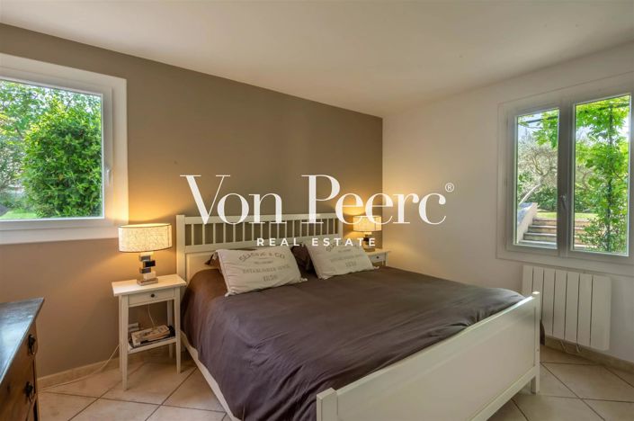 Image No.8-4 Bed House for sale