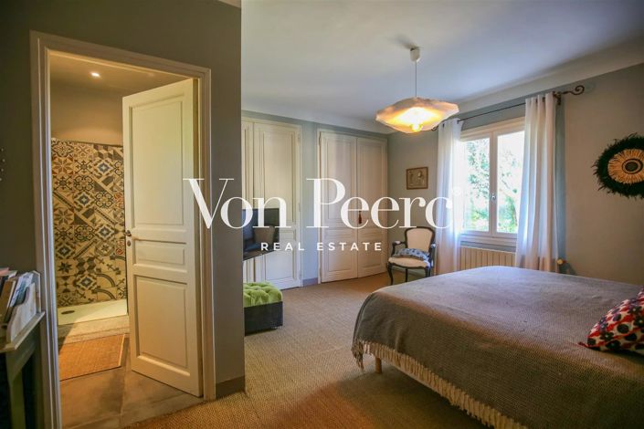 Image No.9-6 Bed House for sale