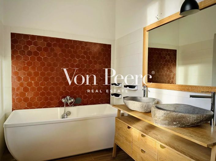 Image No.10-6 Bed House for sale