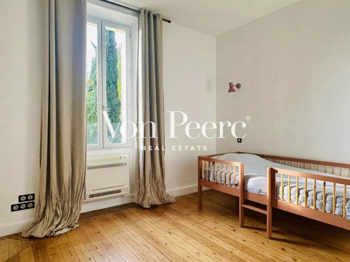 Image No.5-6 Bed House for sale