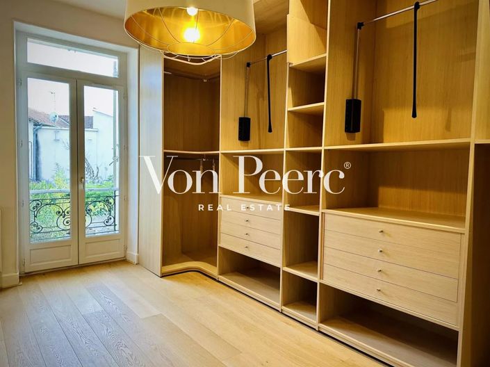 Image No.8-6 Bed House for sale