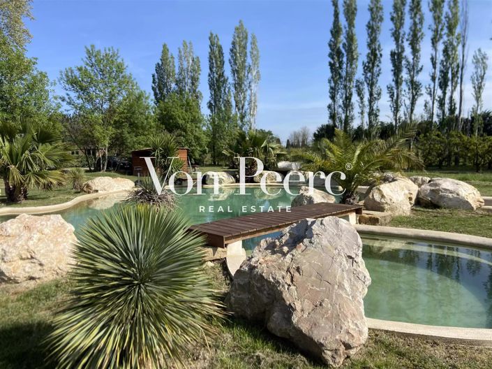 Image No.2-6 Bed House for sale