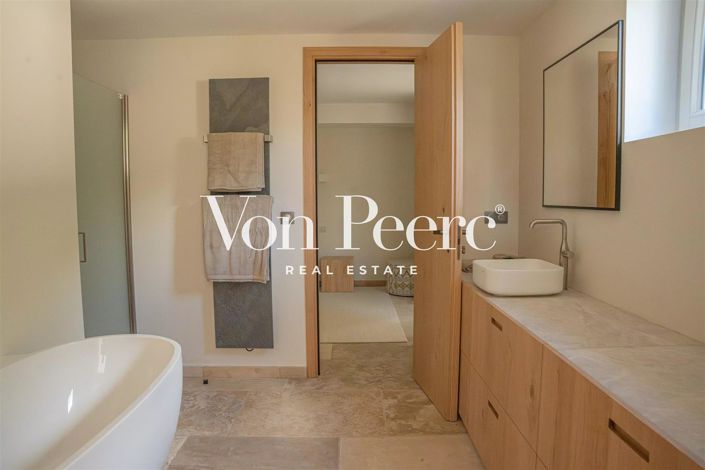 Image No.12-6 Bed House for sale