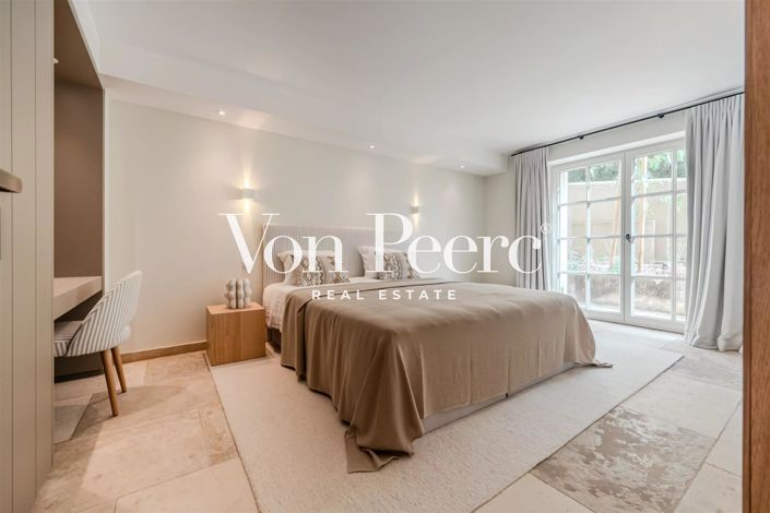 Image No.18-6 Bed House for sale
