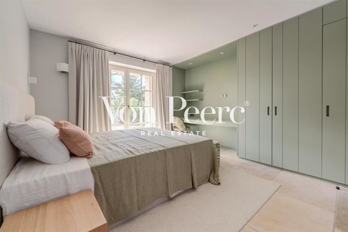 Image No.22-6 Bed House for sale