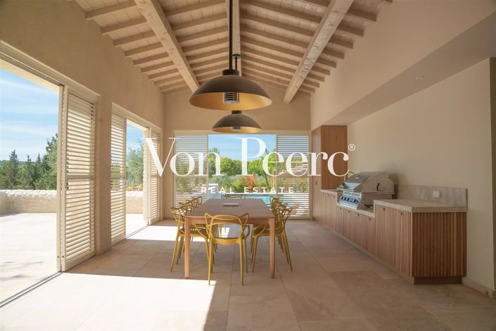 Image No.5-6 Bed House for sale