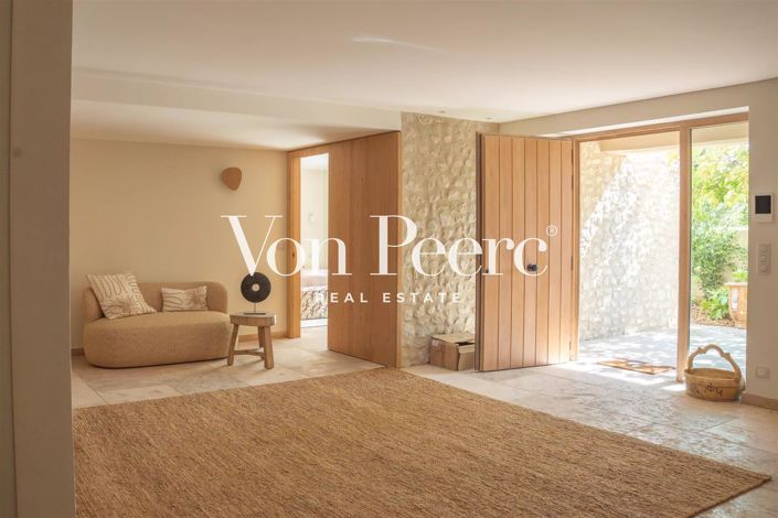 Image No.7-6 Bed House for sale