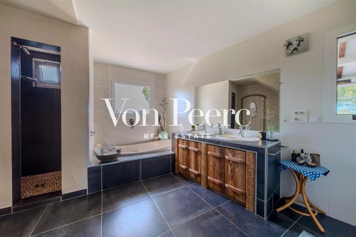 Image No.7-3 Bed House for sale