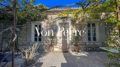 1 - Eygalières, House