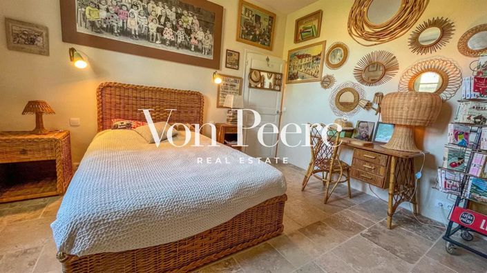 Image No.10-3 Bed House for sale