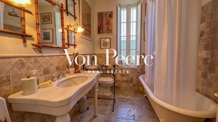 Image No.11-3 Bed House for sale