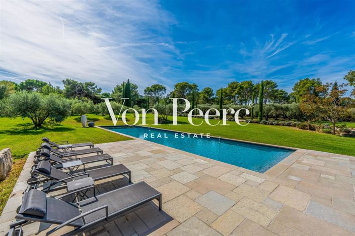 Image No.2-6 Bed House for sale