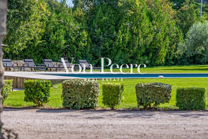 Image No.8-6 Bed House for sale