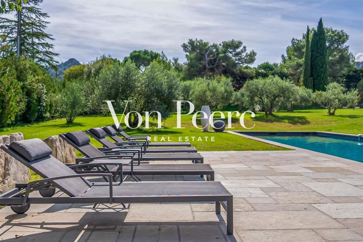 Image No.9-6 Bed House for sale