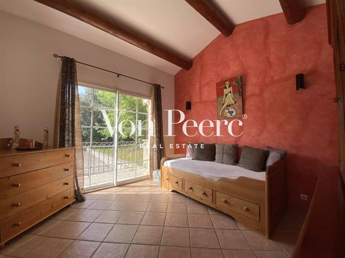 Image No.8-4 Bed House for sale