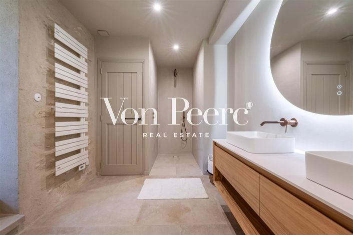 Image No.18-5 Bed House for sale