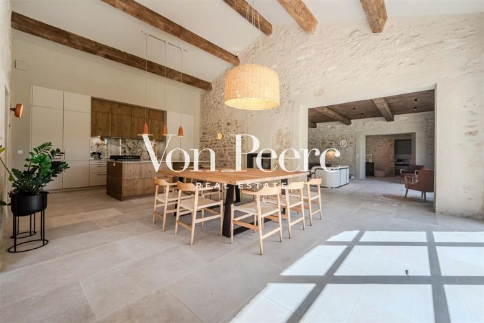 Image No.6-5 Bed House for sale