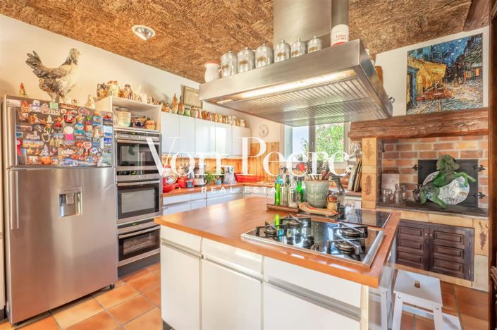 Image No.12-6 Bed House for sale