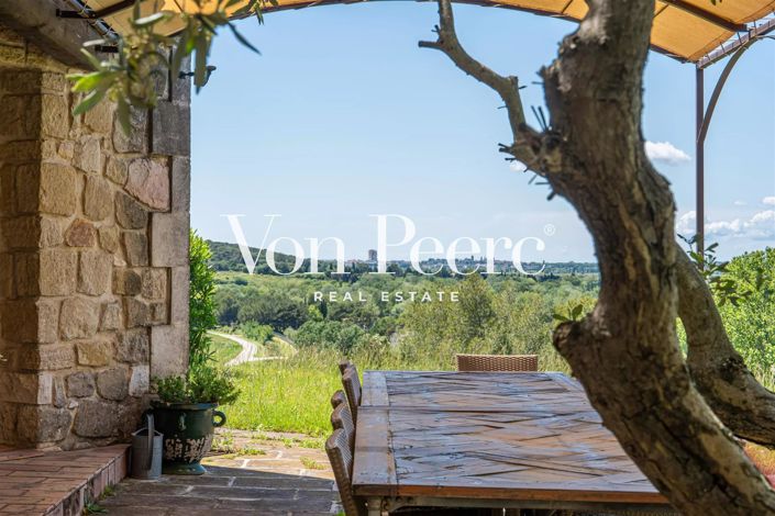 Image No.9-6 Bed House for sale