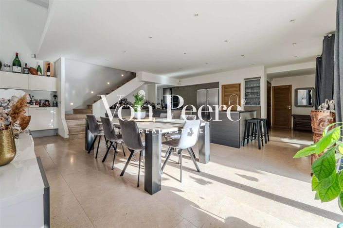 Image No.9-4 Bed House for sale