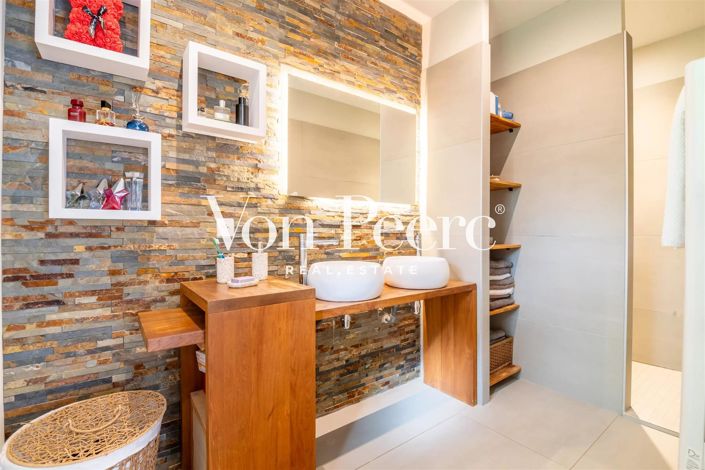 Image No.11-5 Bed House for sale