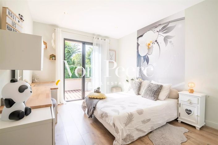 Image No.12-5 Bed House for sale