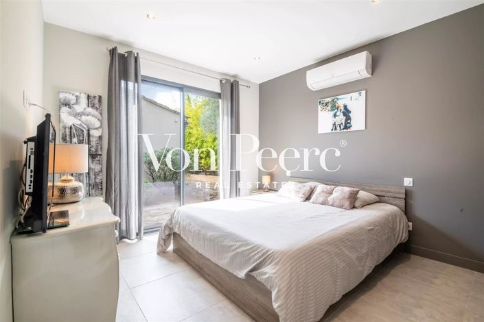 Image No.16-5 Bed House for sale