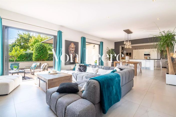 Image No.7-5 Bed House for sale