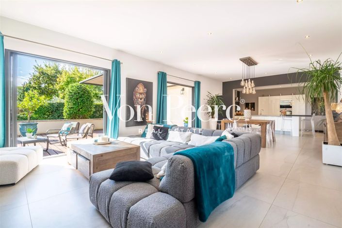 Image No.7-5 Bed House for sale