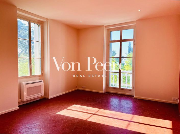 Image No.7-5 Bed House for sale