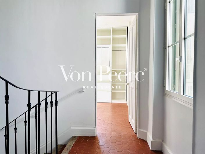 Image No.9-5 Bed House for sale