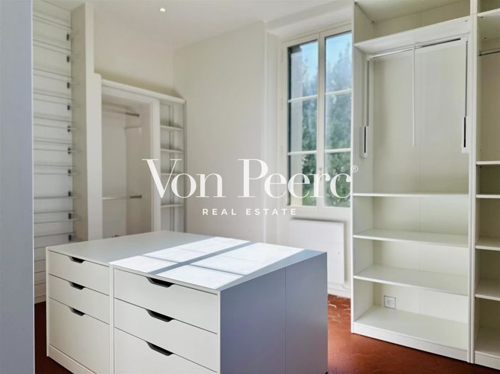 Image No.9-5 Bed House for sale