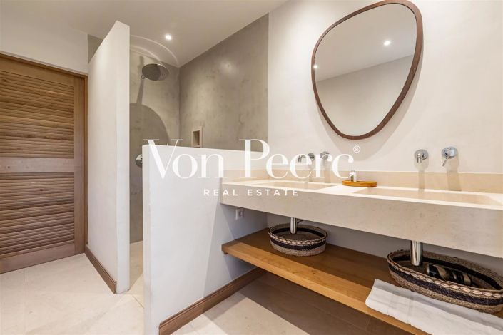 Image No.16-5 Bed House for sale