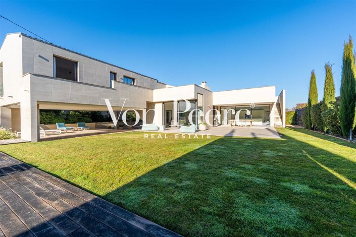 Image No.1-4 Bed House for sale