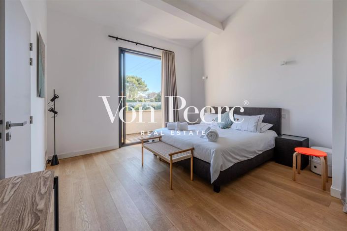 Image No.12-4 Bed House for sale