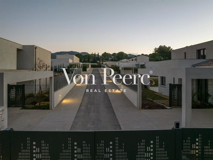 Image No.18-4 Bed House for sale