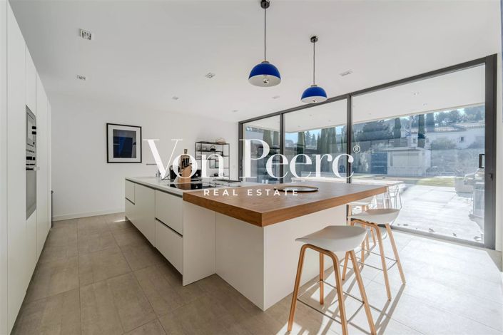 Image No.9-4 Bed House for sale