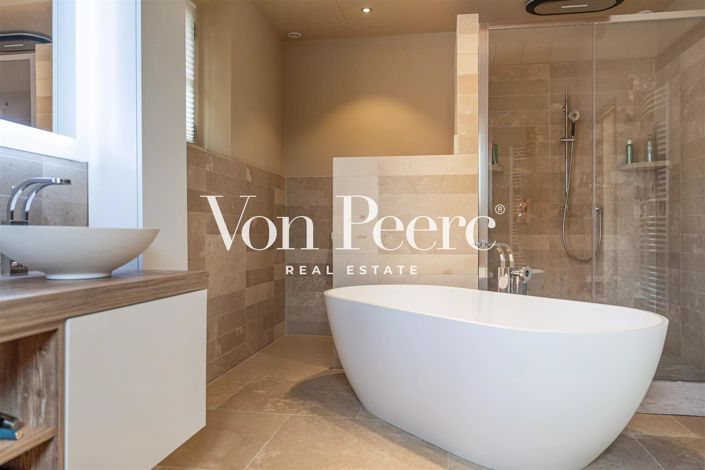 Image No.18-5 Bed House for sale