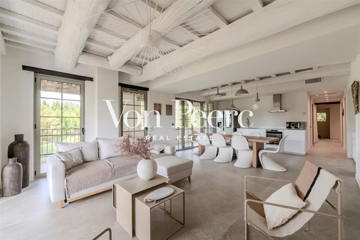 Image No.3-8 Bed House for sale