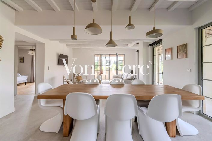 Image No.4-8 Bed House for sale